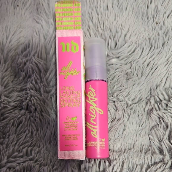 NIB Urban Decay All Nighter Setting Spray in Pink - Picture 1 of 4